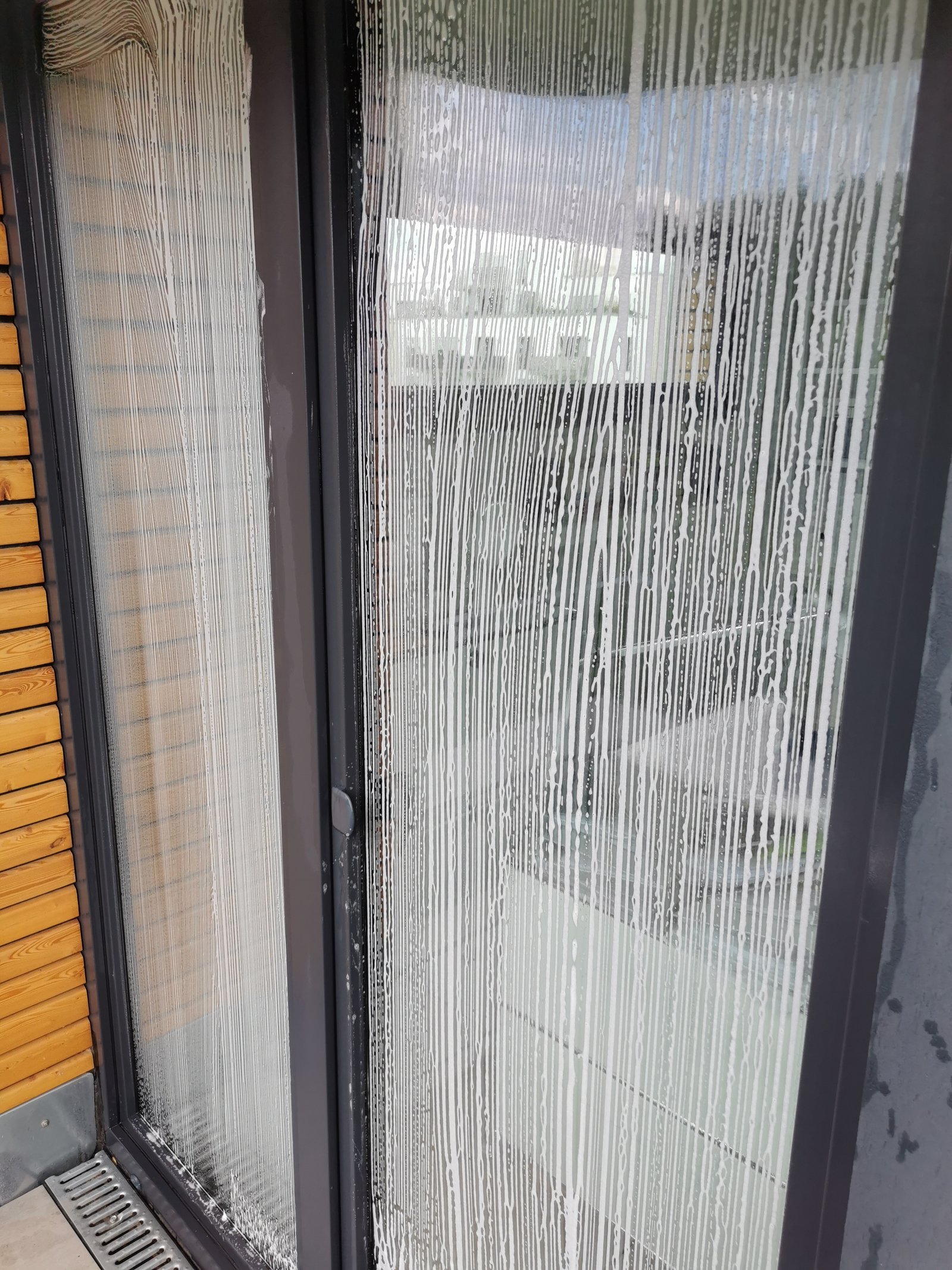 Glasreinigung vor Ort in Lüneburg